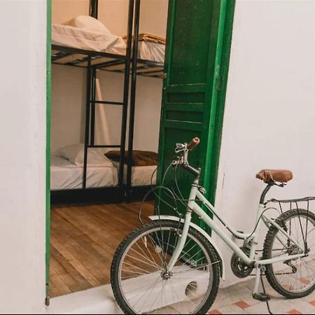 Wild Monkey Hostel Cuenca Buitenkant foto