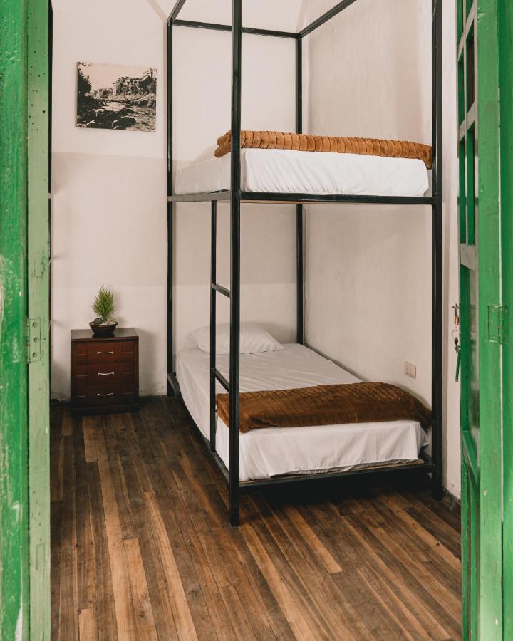 Wild Monkey Hostel Cuenca Buitenkant foto