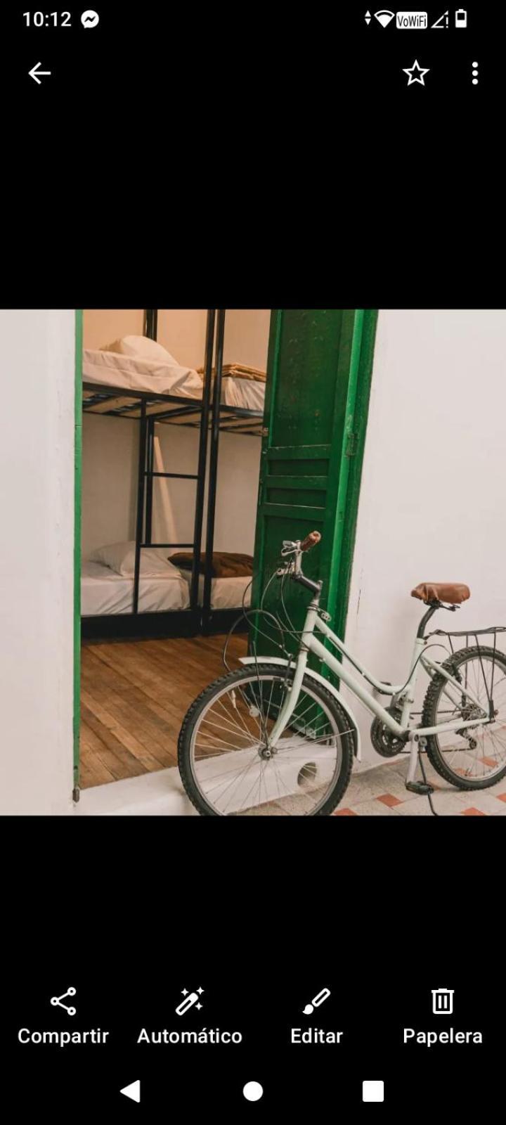 Wild Monkey Hostel Cuenca Buitenkant foto